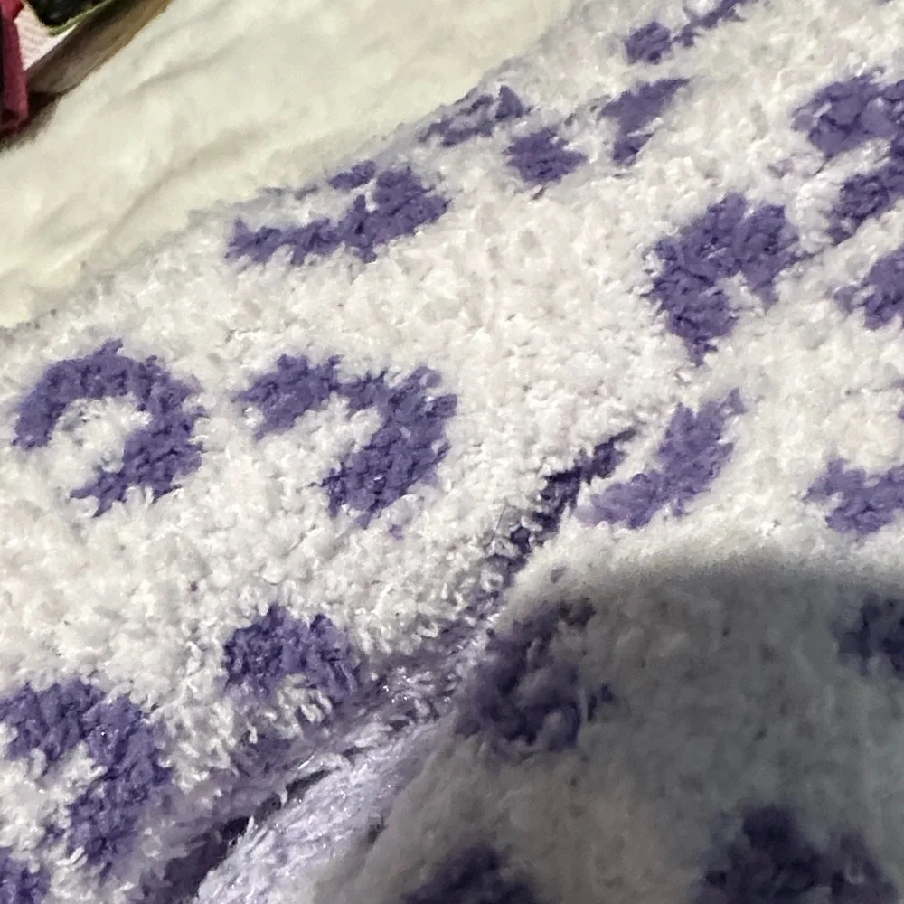 NWT Muk Luks Purple and White Shortie Cabin Socks Size L/XL